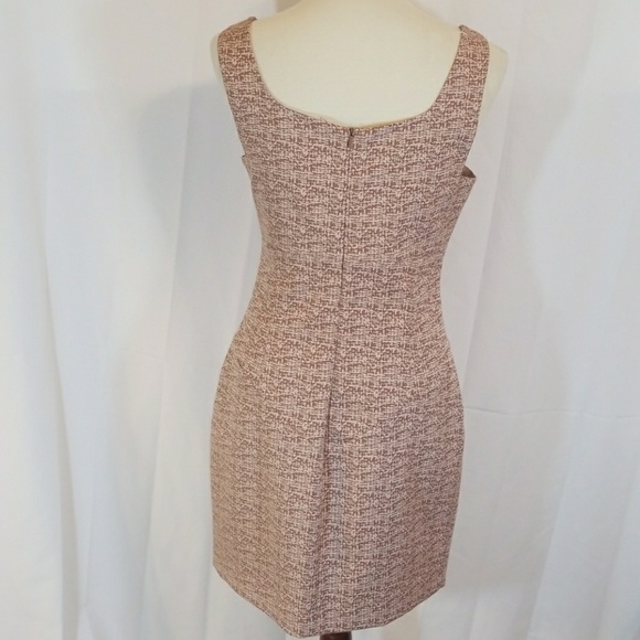 Black Halo Beige Textured Dress - Picture 4 of 8